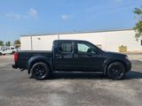 Certified 2021 Nissan Frontier SV w/ Midnight Edition Floor Mats image 3
