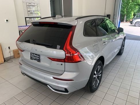 Certified 2024 Volvo XC60 B5 Core image 4