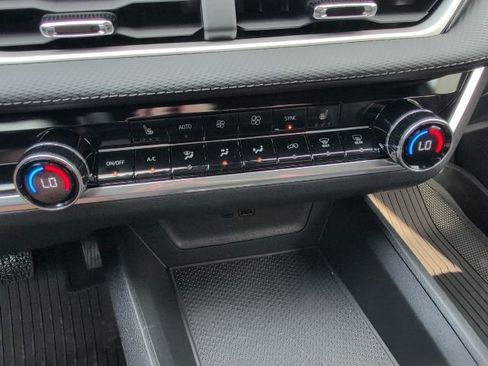 New 2026 Chevrolet Equinox LT w/ Convenience Package II image 23