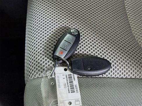 Certified 2020 Nissan Frontier SV w/ Midnight Edition Floor Mats image 33