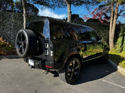 Used 2024 Land Rover Defender 110 V8 image 7