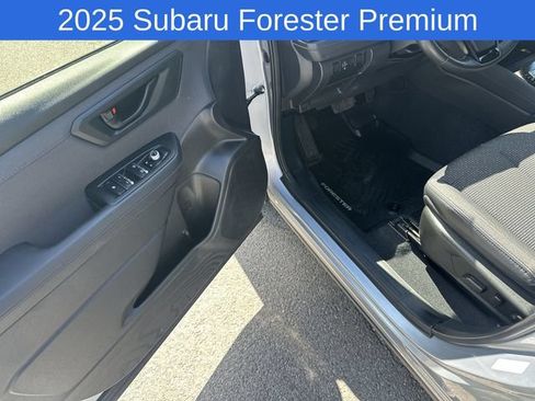 Used 2025 Subaru Forester Premium w/ Convenience Package #1 AWD/4WD image 12