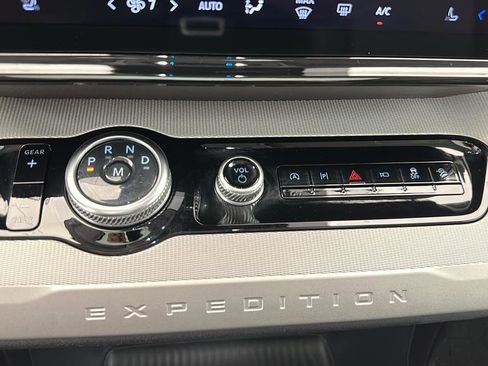 Used 2025 Ford Expedition Max Active AWD/4WD image 19