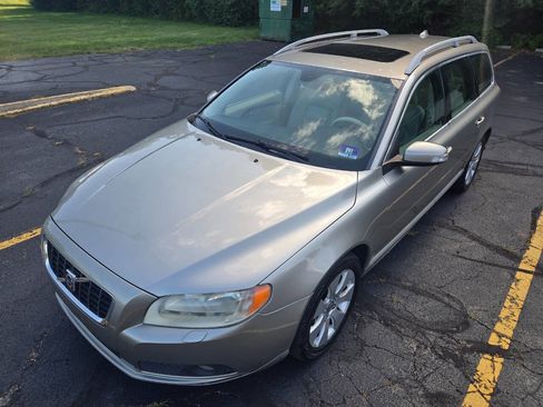 Used 2008 Volvo V70 image 3