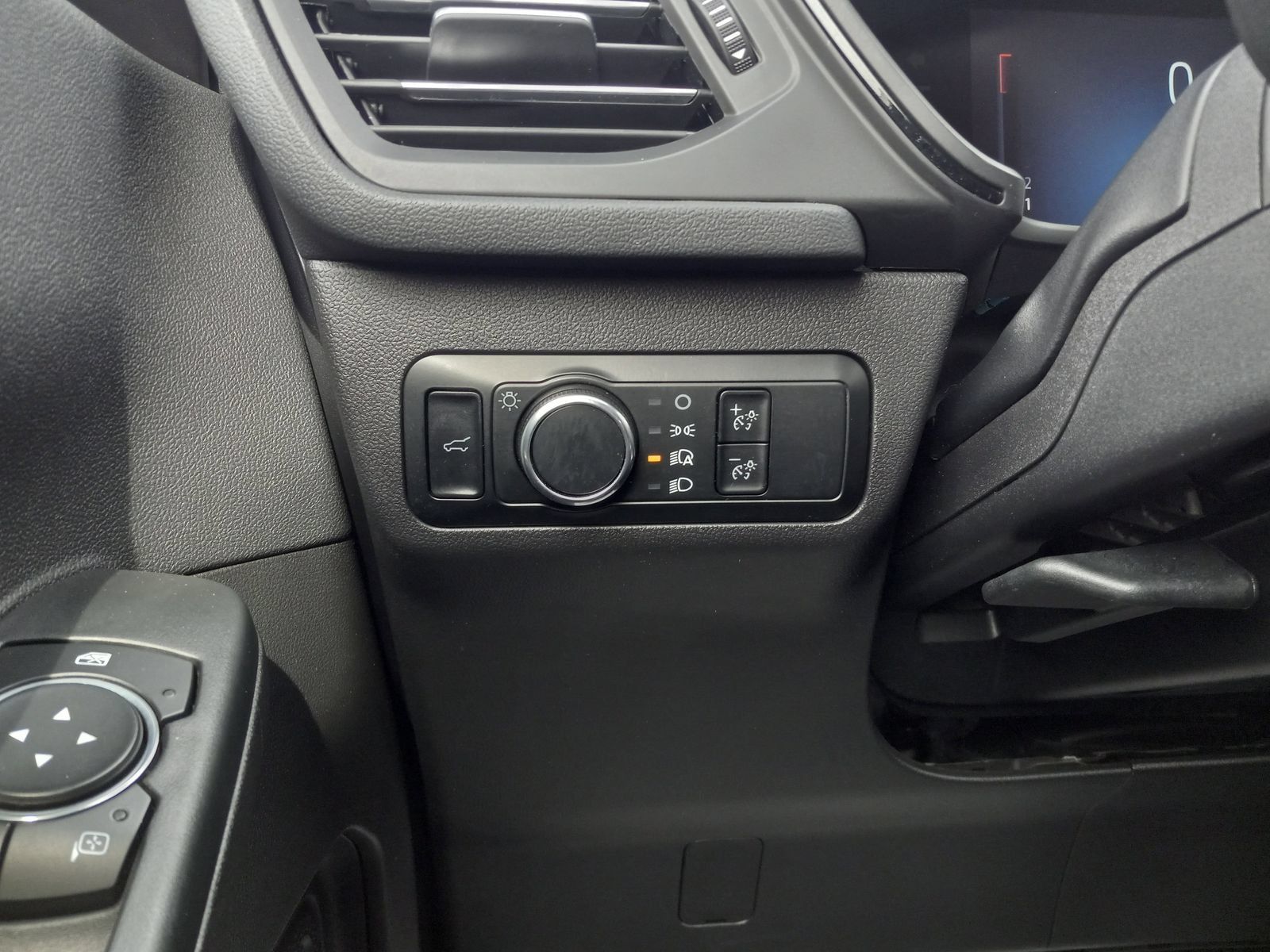Used 2024 Ford Escape ST-Line w/ Cold Weather Package FWD image 26