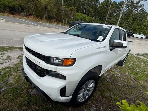 Used 2020 Chevrolet Silverado 1500 Custom w/ Custom Value Package image 5