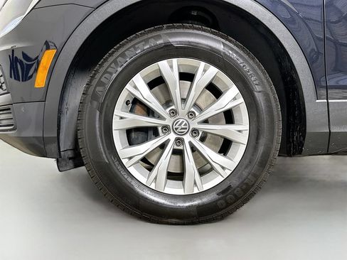 Used 2018 Volkswagen Tiguan SE FWD image 38