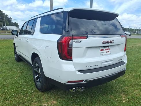 New 2026 GMC Yukon XL AT4 AWD/4WD image 5