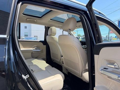 Used 2022 Mercedes-Benz GLB 250 4MATIC image 14