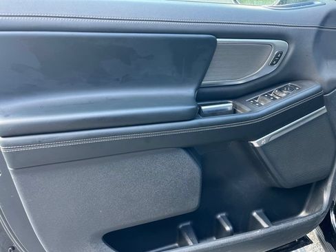 Used 2025 Ford Expedition Platinum AWD/4WD image 14