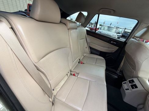 Used 2019 Subaru Outback 2.5i Limited AWD/4WD image 18