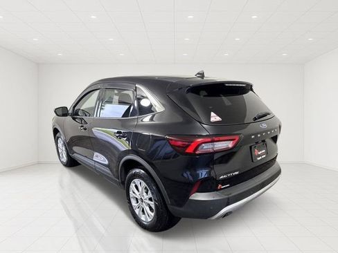 Used 2023 Ford Escape Active w/ Tech Pack #1 AWD/4WD image 4