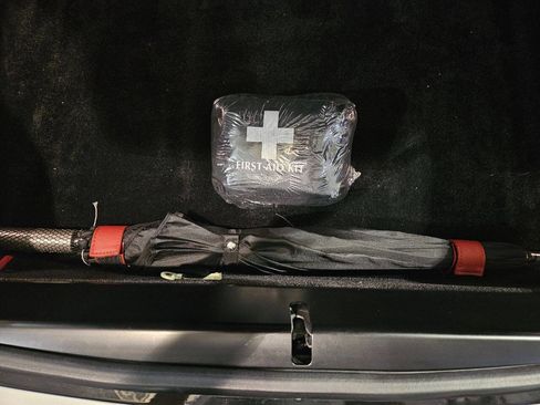 Used 2014 Aston Martin Vanquish Volante image 13