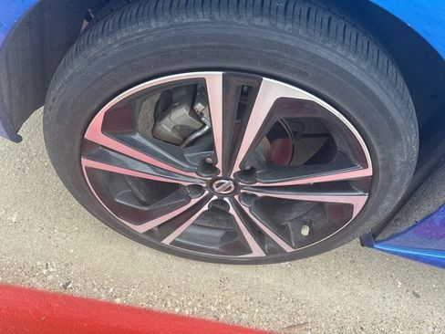 Used 2022 Nissan Sentra SR w/ Trunk Package image 3