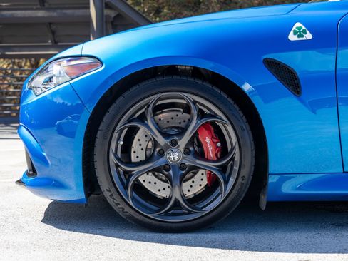 Used 2022 Alfa Romeo Giulia Quadrifoglio w/ Active Assist Plus Package RWD image 13