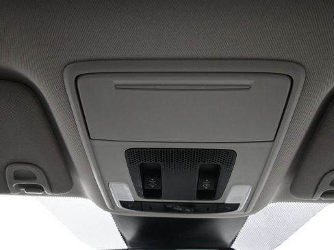 Certified 2023 Honda Pilot Touring image 17