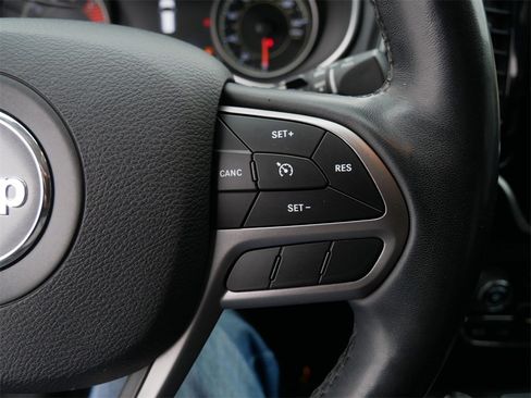 Used 2019 Jeep Cherokee Limited image 26