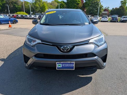 Used 2018 Toyota RAV4 LE AWD/4WD image 8
