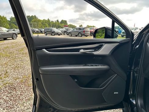 Used 2024 Cadillac XT5 Premium Luxury w/ LPO, Floor Liner Package AWD/4WD image 23