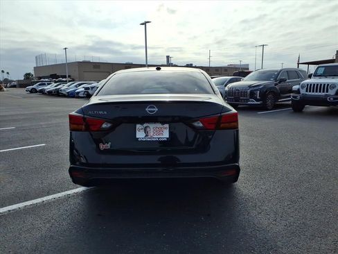 Used 2025 Nissan Altima 2.5 S image 4