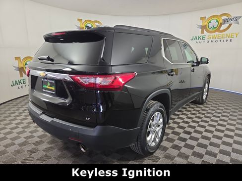 Used 2021 Chevrolet Traverse LT image 8