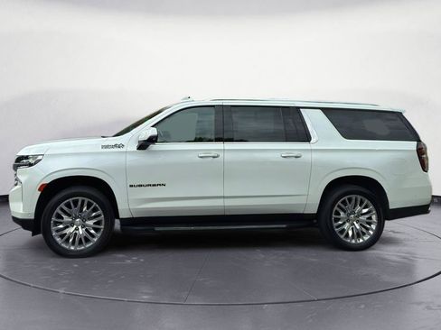 Used 2023 Chevrolet Suburban High Country w/ Advanced Technology Package AWD/4WD image 4