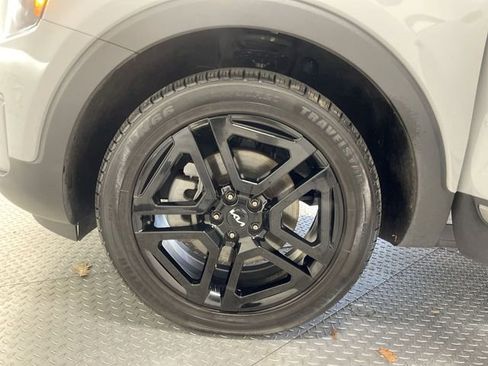 Used 2023 Kia Telluride EX X-Line image 10