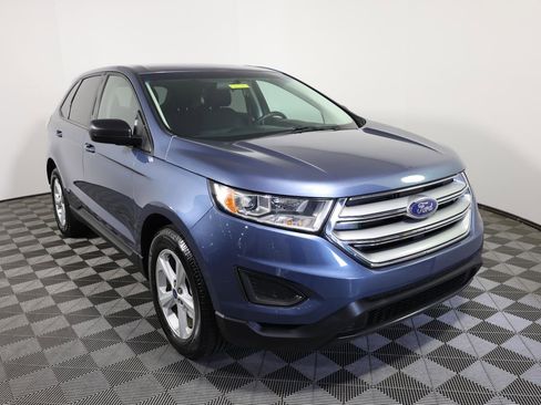 Used 2018 Ford Edge SE FWD image 3