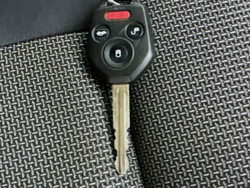 Used 2021 Subaru Crosstrek 2.0i Premium image 35