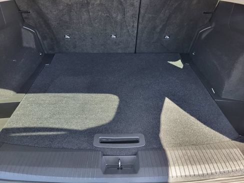 Certified 2025 Nissan Rogue SV FWD image 23