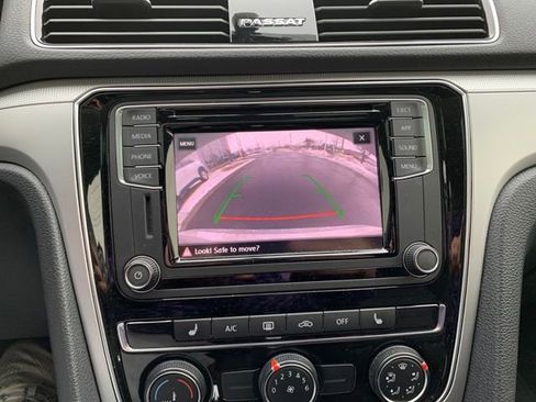 Used 2019 Volkswagen Passat 2.0T Wolfsburg w/ Wheels & Sunroof Package image 21