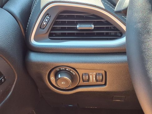 New 2026 Chrysler Pacifica Select FWD image 12