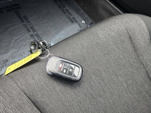 Certified 2025 Honda Accord SE image 18