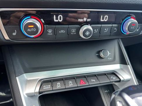 Certified 2025 Audi Q3 2.0T Premium AWD/4WD image 24