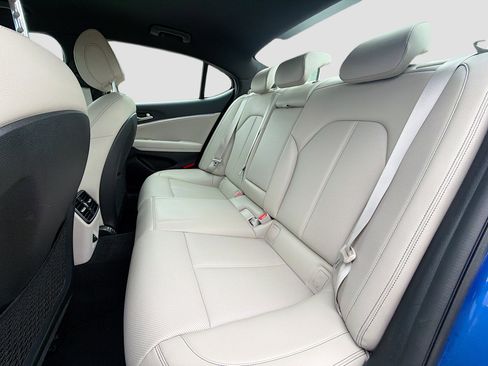 Used 2023 Genesis G70 2.0T image 20