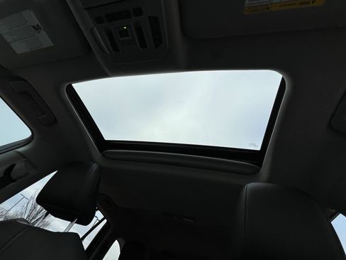 Used 2020 Toyota Highlander XLE image 29