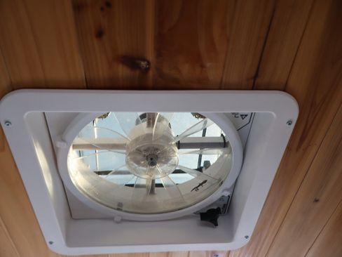 Used 2022 Mercedes-Benz Sprinter 2500 w/ Parking Package image 35