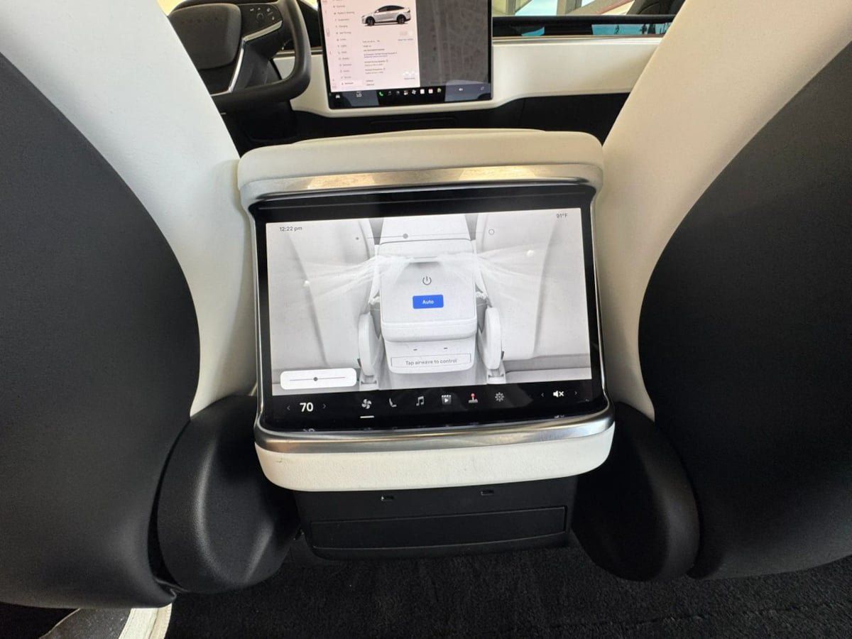 Used 2023 Tesla Model X AWD/4WD image 23
