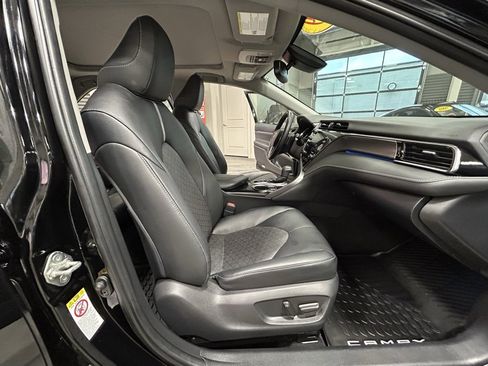 Used 2019 Toyota Camry XSE image 41