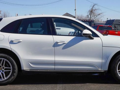 Used 2018 Porsche Macan AWD/4WD image 7