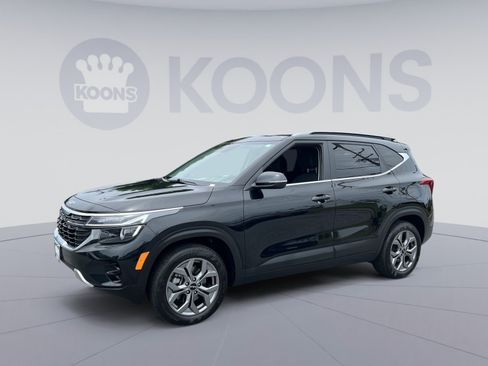 Used 2024 Kia Seltos S AWD/4WD image 1