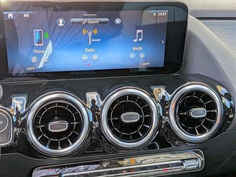 Used 2026 Mercedes-Benz GLA 250 image 12