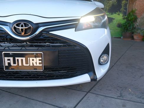 Used 2016 Toyota Yaris SE image 47