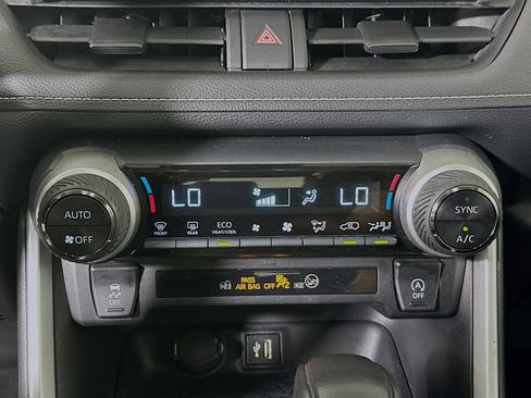 Used 2024 Toyota RAV4 XLE FWD image 23
