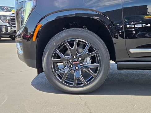 New 2026 GMC Yukon XL Denali w/ Sun & Power Step Package AWD/4WD image 5