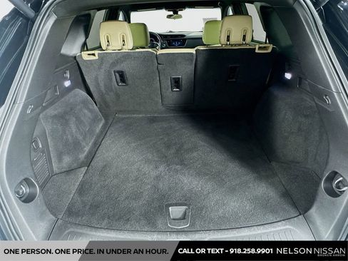 Used 2017 Cadillac XT5 FWD image 25