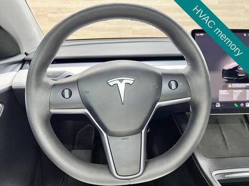 Used 2024 Tesla Model Y Long Range AWD/4WD image 4