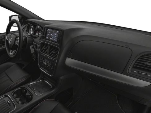 Used 2018 Dodge Grand Caravan GT FWD image 14