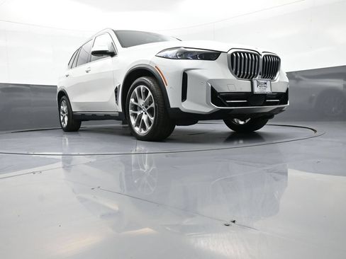 Used 2024 BMW X5 xDrive40i w/ Premium Package AWD/4WD image 31