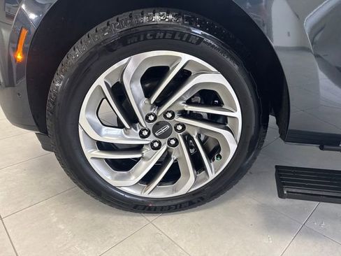 Used 2025 Lincoln Navigator Reserve AWD/4WD image 29